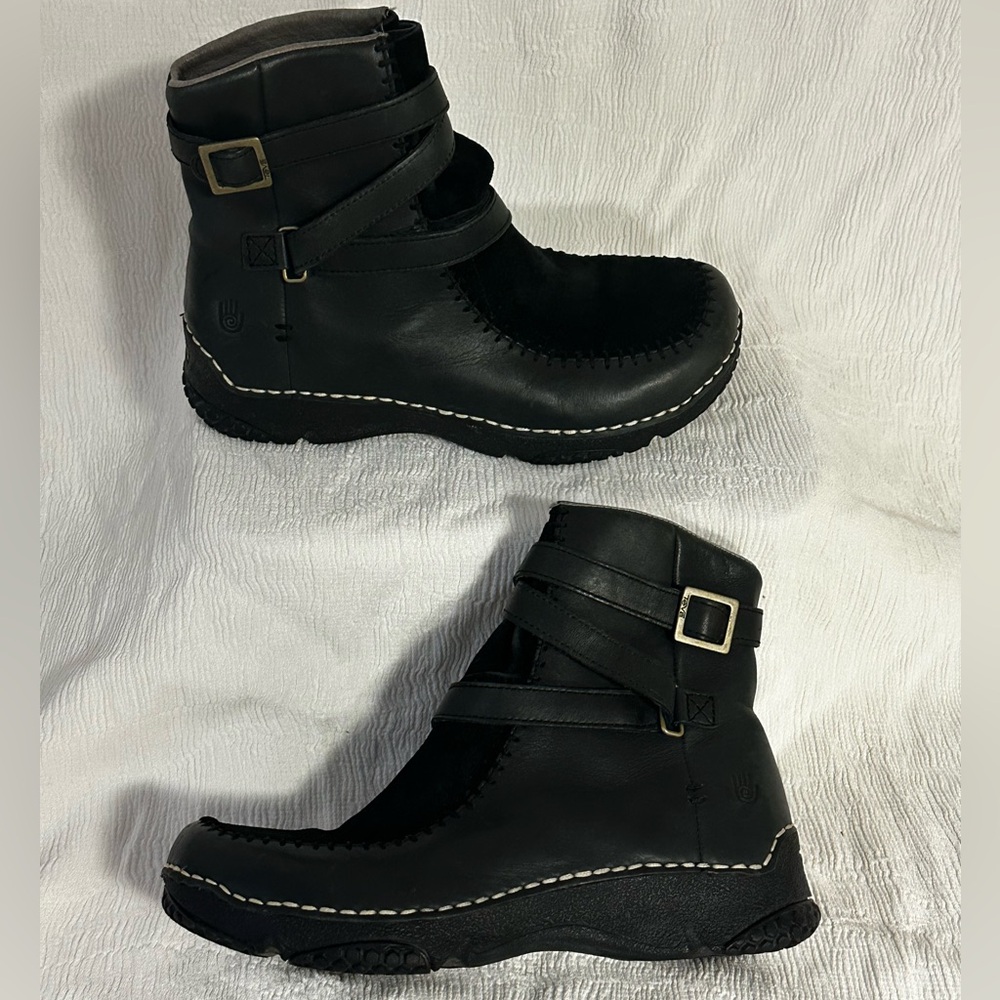Teva Leather Ankle Boots - Black Suede & Leather, Buckle Strap, US 5 Like New! 🌟 - Picture 9 of 10